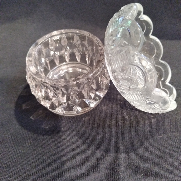 Sunk Honeycomb and unknown salt cellars - Picture 8 of 10